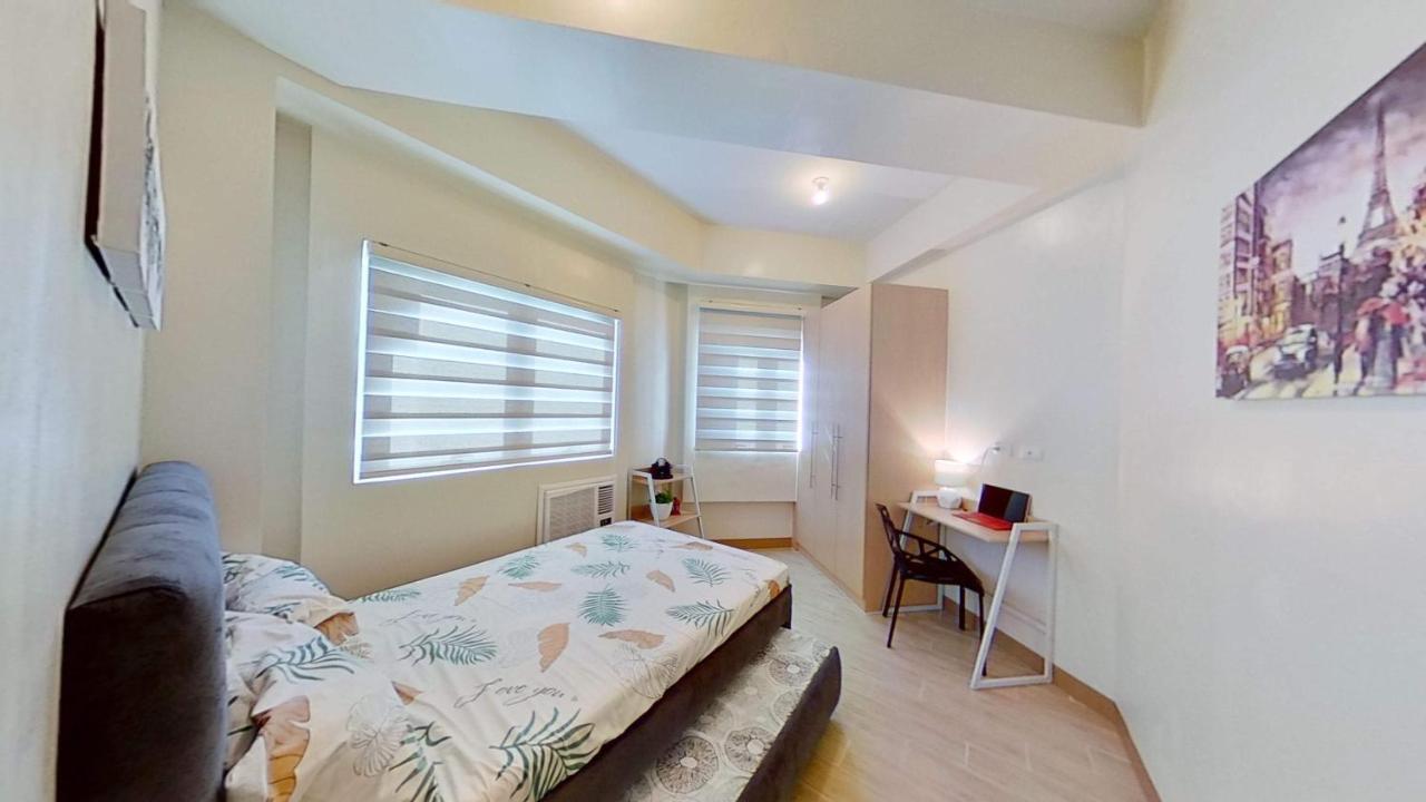 2 Bedroom Corner Executive Suite At Lafayette Park Square Megaworld Blvd Unit 5H イロイロ エクステリア 写真